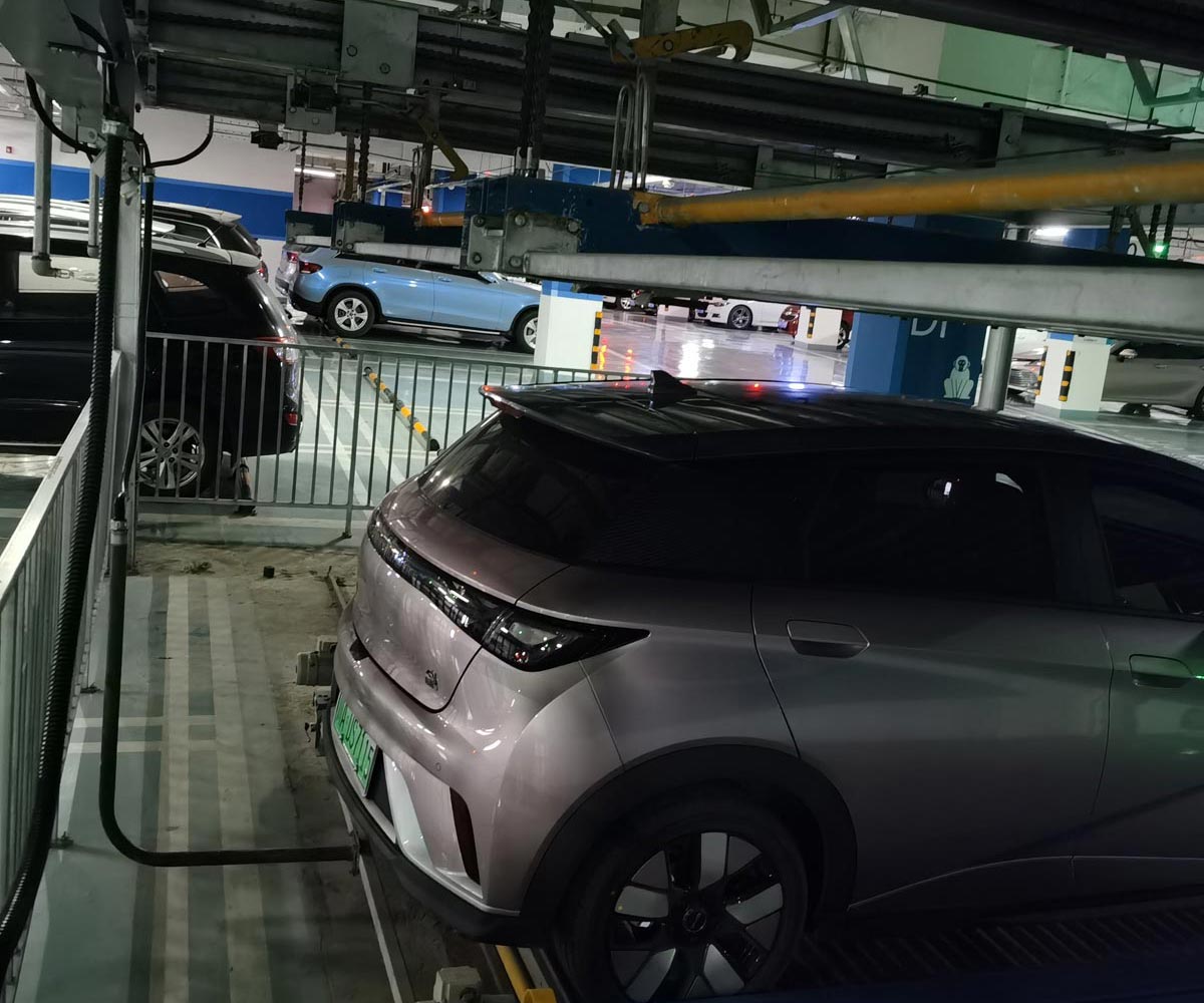 洛川立體車庫采用人性化設(shè)計保證駕駛員方便